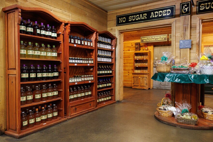 More Photos Of 63 Talona Spur Rd, Ellijay Freestanding For Sale