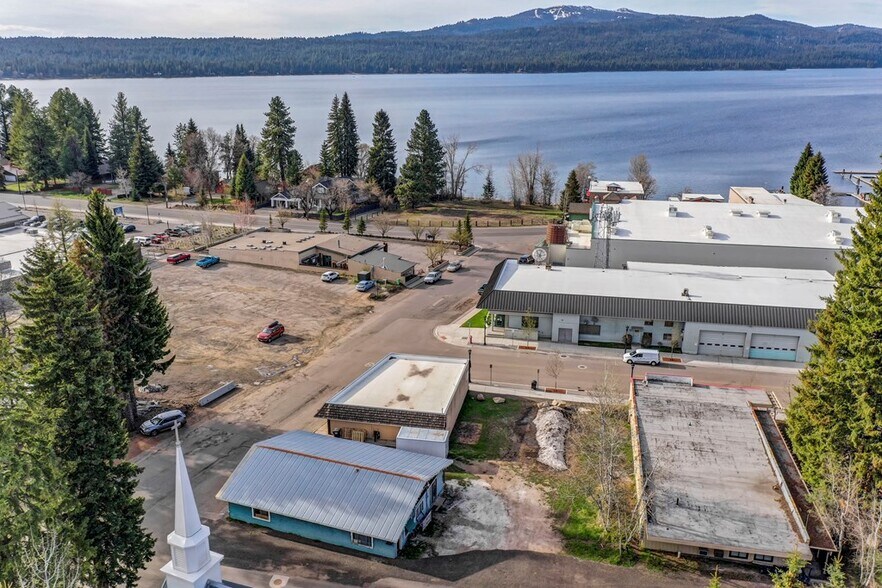 More Photos Of 903 1st St, McCall General Retail For Sale