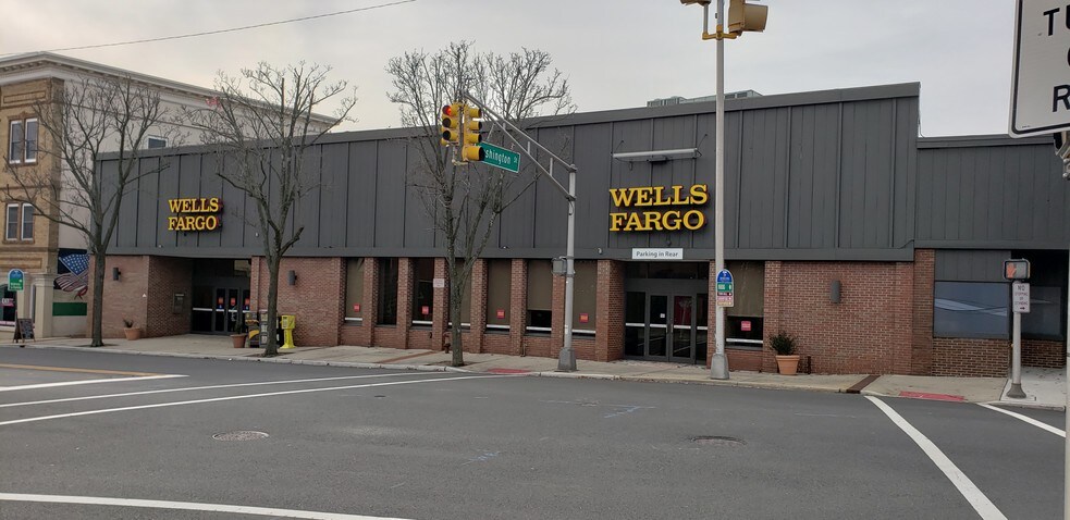 More Photos Of 40 Main St, Toms River Office For Lease