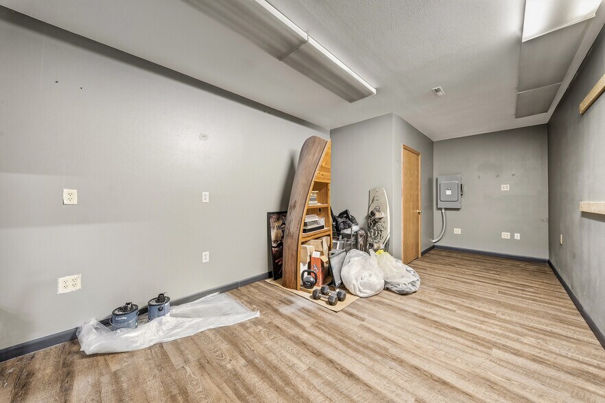 More Photos Of 15 E Walnut St, Chippewa Falls Industrial For Sale