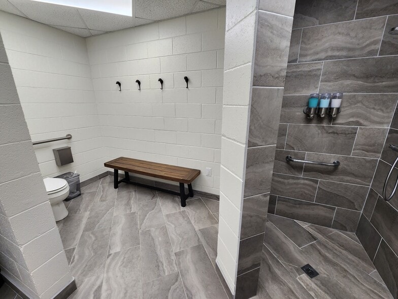 More Photos Of 501 Howell Rd, Greenville Office For Lease