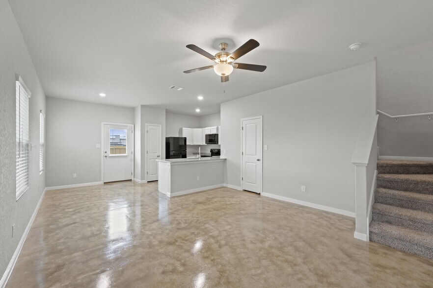 More Photos Of 8015 Dial Ike Dr, San Antonio Apartments For Sale