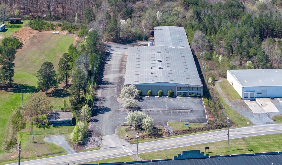 Primary Photo Of 3314 Dug Gap Rd rd, Dalton Manufacturing For Sale