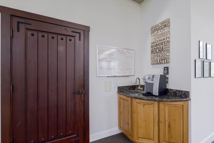 More Photos Of 3215 Old Conejo Rd, Newbury Park Medical For Sale