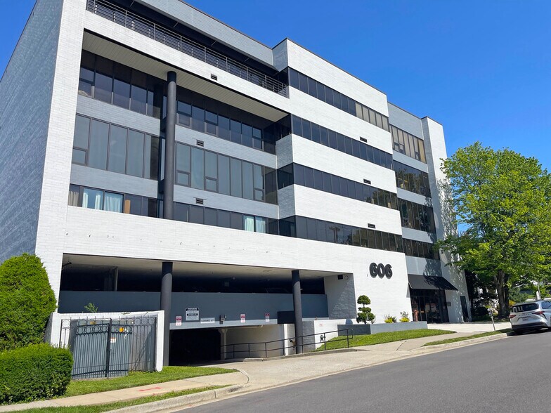 More Photos Of 606 Baltimore Ave, Towson Medical For Sale