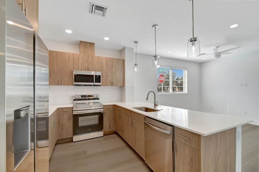 More Photos Of 802 N Federal Hwy, Lake Worth Beach Apartments For Lease