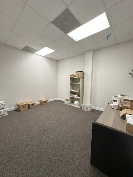 More Photos Of 16266 San Carlos Blvd, Fort Myers General Retail For Sale