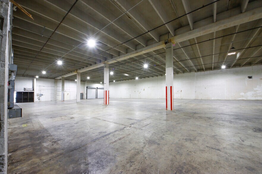 More Photos Of 13001 NW 38th Ave, Opa Locka Warehouse For Lease