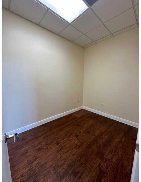 More Photos Of 2962 Trivium Cir, Fort Lauderdale Office For Sale