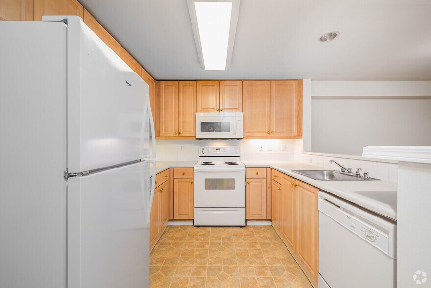 More Photos Of 4719 15th Ave NE, Seattle Apartments For Sale