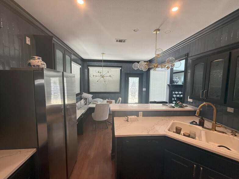 More Photos Of 609 E Main St, Round Rock Office For Lease