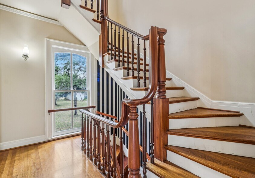 More Photos Of 7735 Mocking Bird Ln, San Antonio Lodge Meeting Hall For Sale