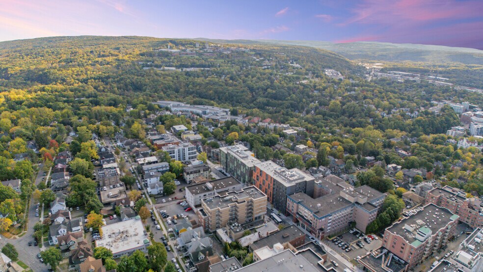 More Photos Of 309 College Ave, Ithaca Flex For Sale