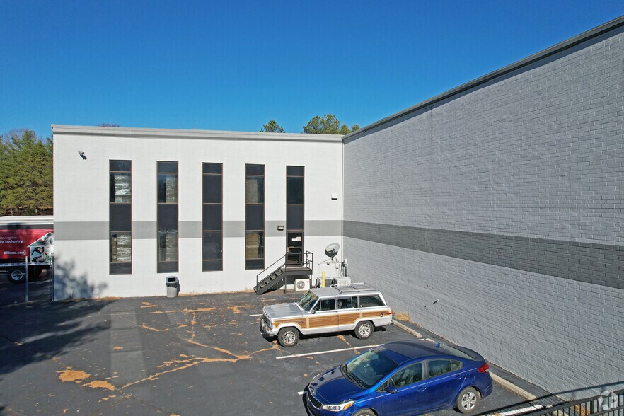 More Photos Of 550 Northridge Park Dr, Rural Hall Warehouse For Lease