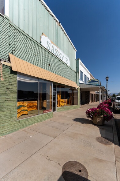 More Photos Of 65 N 200 E, Roosevelt Restaurant For Sale