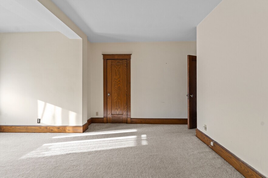 More Photos Of 150 Main St, Johnson City Medical For Sale