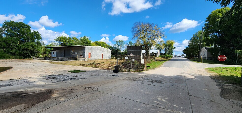 More Photos Of 1005 Richland St, Rock Hill Distribution For Sale