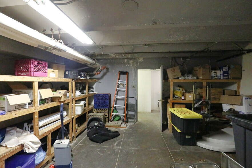 More Photos Of 37 John St, Kingston Apartments For Lease