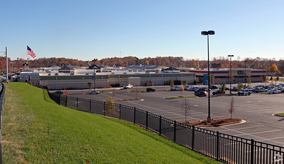 More Photos Of 4000 Arrowhead Blvd, Mebane General Retail For Lease