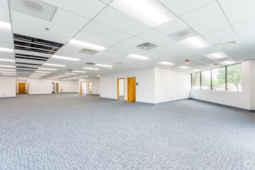 More Photos Of 31572 Industrial Rd, Livonia Unknown For Lease