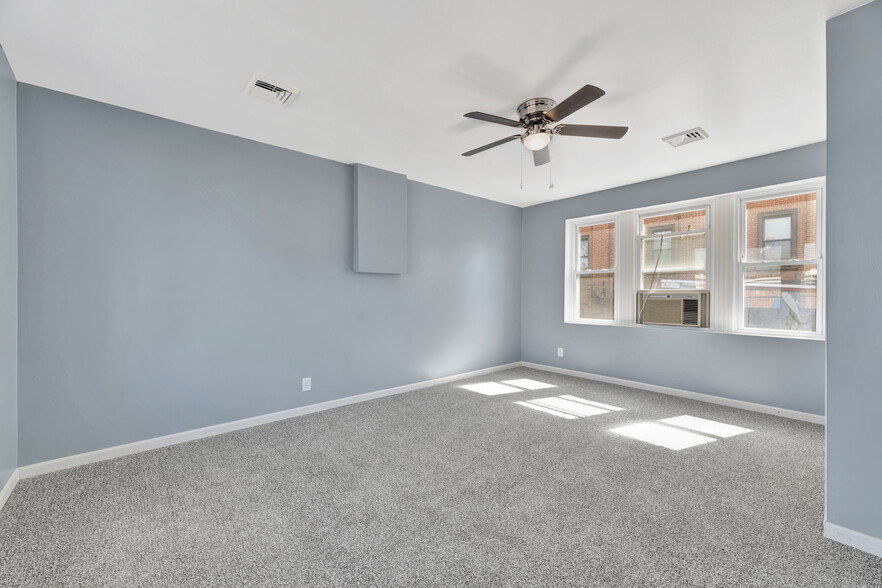More Photos Of 804 N Lincoln St, Wilmington Storefront Retail Residential For Sale
