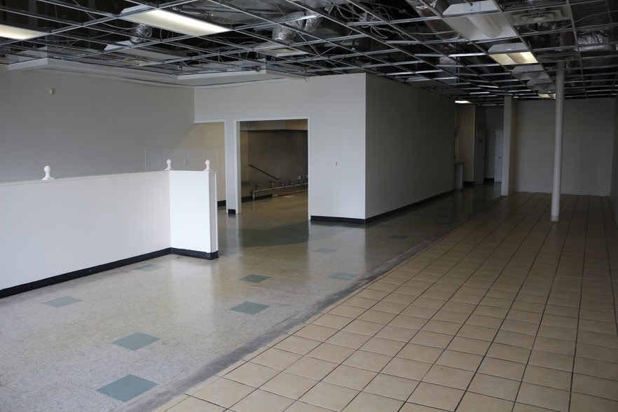 More Photos Of 1143-1153 Gulf Breeze Pky, Gulf Breeze Unknown For Lease