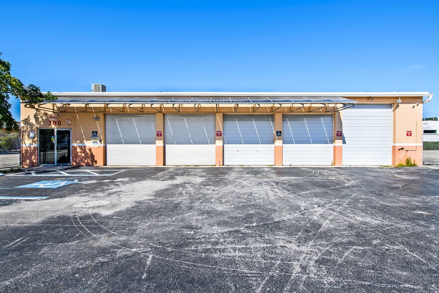 Primary Photo Of 700-704 N Andrews Ave, Fort Lauderdale Auto Repair For Lease