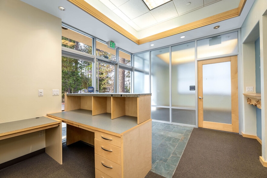 More Photos Of 345 Crown Point Cir, Grass Valley Flex For Lease