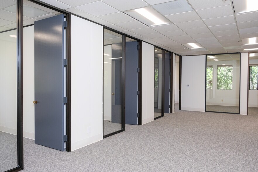 More Photos Of 165-185 N Redwood Dr, San Rafael Office For Lease