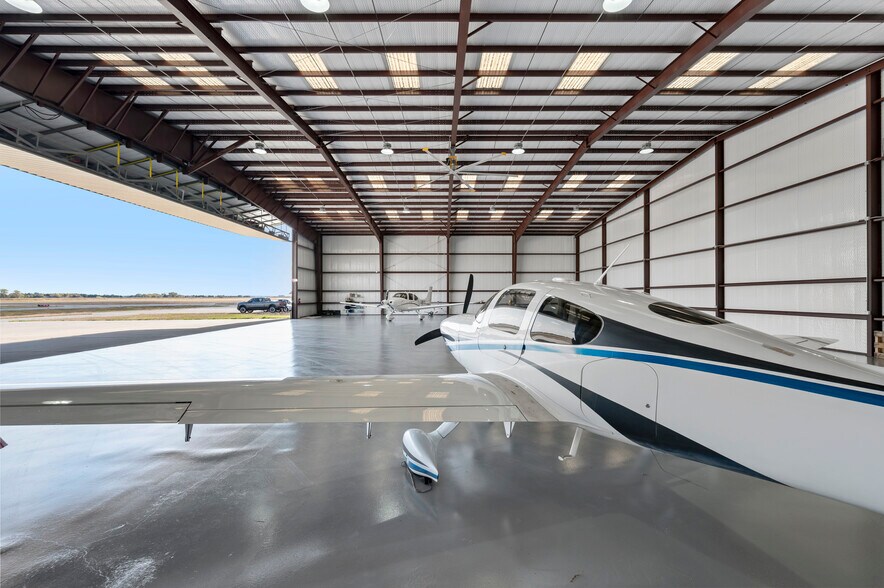 More Photos Of 1438 Airport Blvd, Mesquite Specialty For Sale