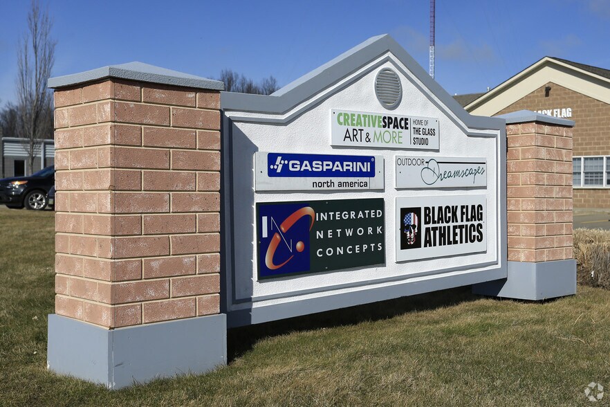 More Photos Of 33700-33760 Lear Industrial Pky, Avon Light Manufacturing For Sale