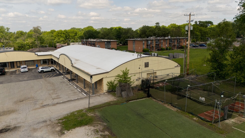 More Photos Of 1305-1331 W 40 Hwy, Blue Springs Unknown For Lease