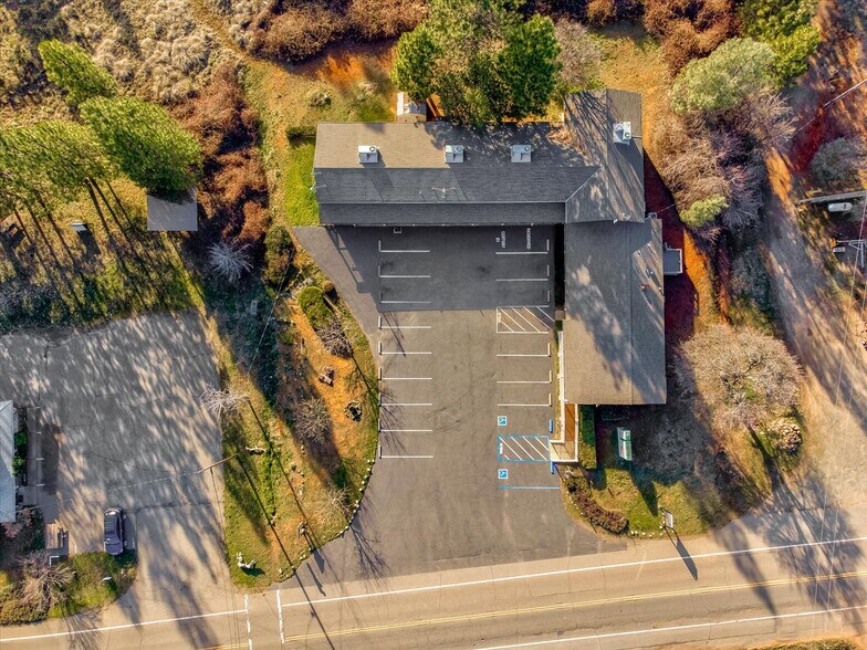 More Photos Of 16850 Willow Glen Rd, Brownsville Storefront Retail Office For Sale