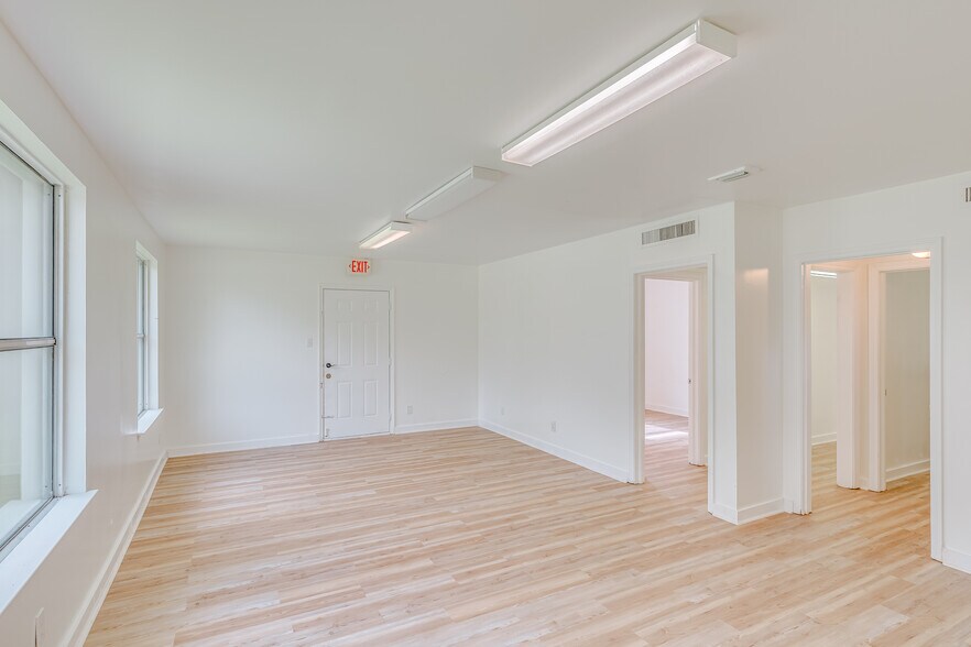 More Photos Of 1403 Spring Hill Ave, Mobile Healthcare For Sale