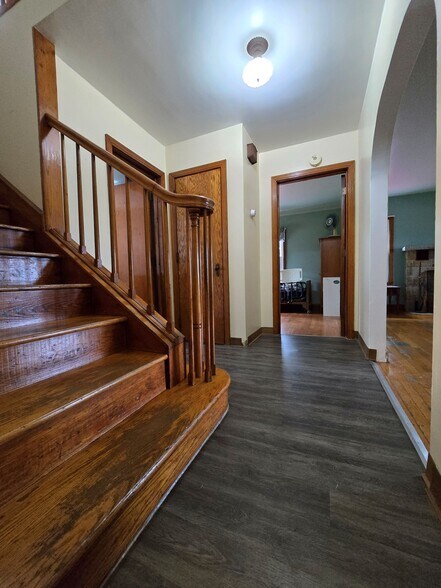 More Photos Of 368 Pittsburgh Rd, Butler Flex For Sale