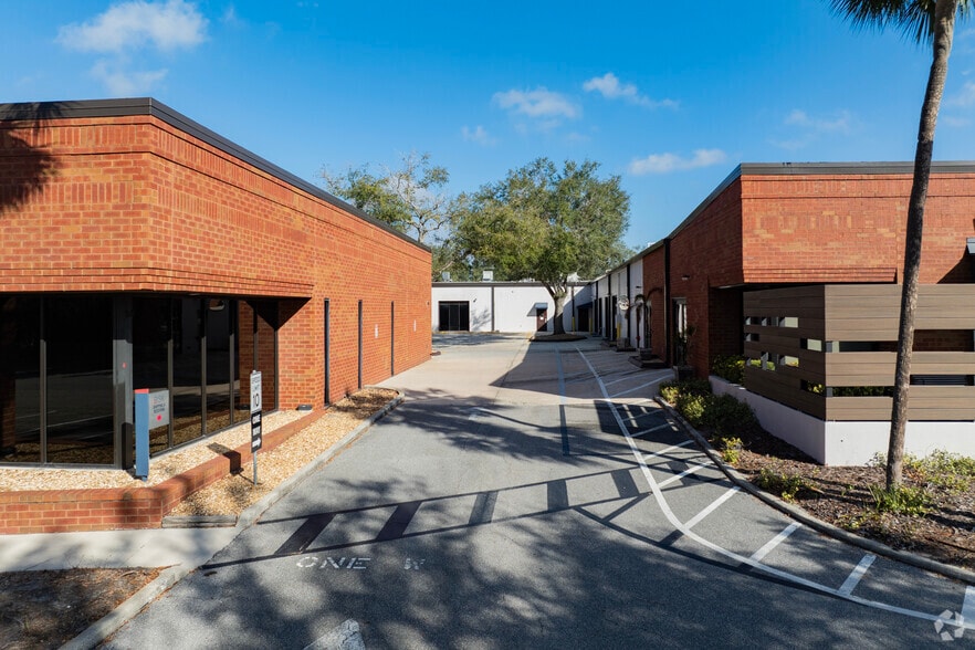 More Photos Of 9417 Princess Palm Ave, Tampa Office For Sale