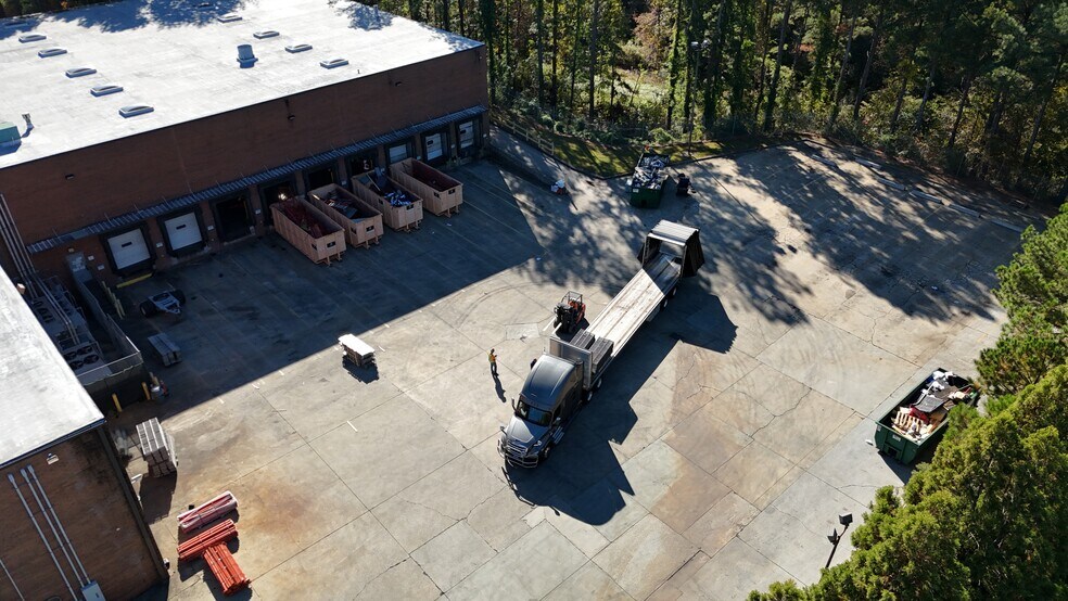 More Photos Of 4820 N Church Ln SE, Atlanta Warehouse For Lease