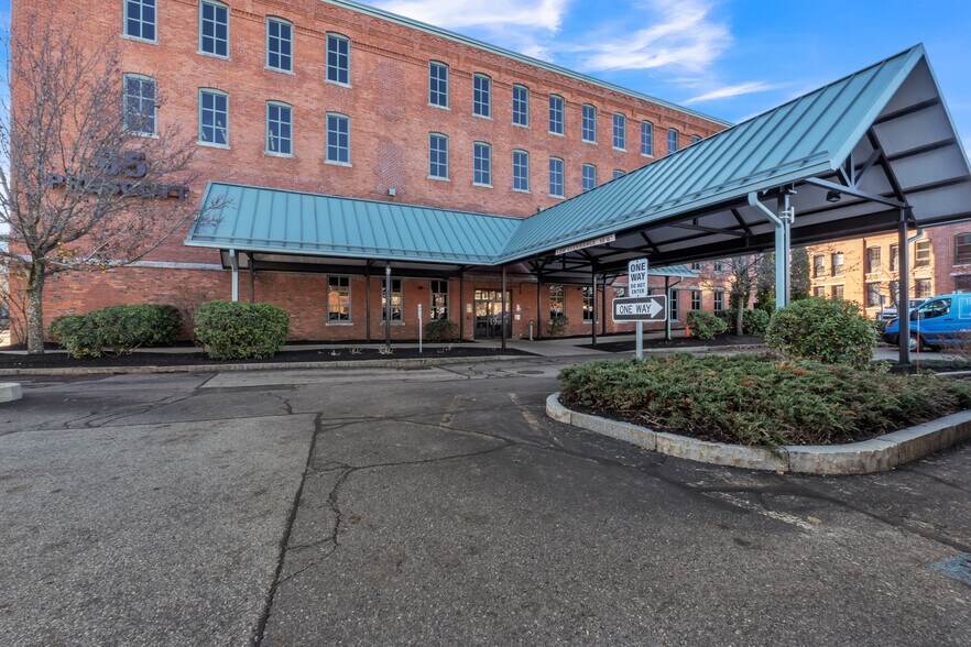 More Photos Of 85 Prescott St, Worcester Medical For Lease