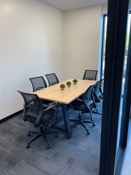 More Photos Of 21501 N 78th Ave, Peoria Research And Development For Lease