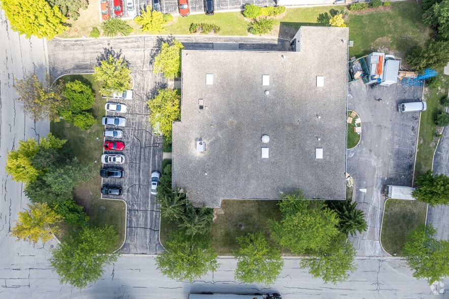 More Photos Of 75 Chancellor Dr, Roselle Industrial For Sale