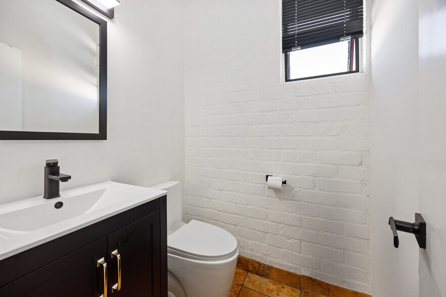 More Photos Of 3814 Willat Ave, Culver City Warehouse For Lease