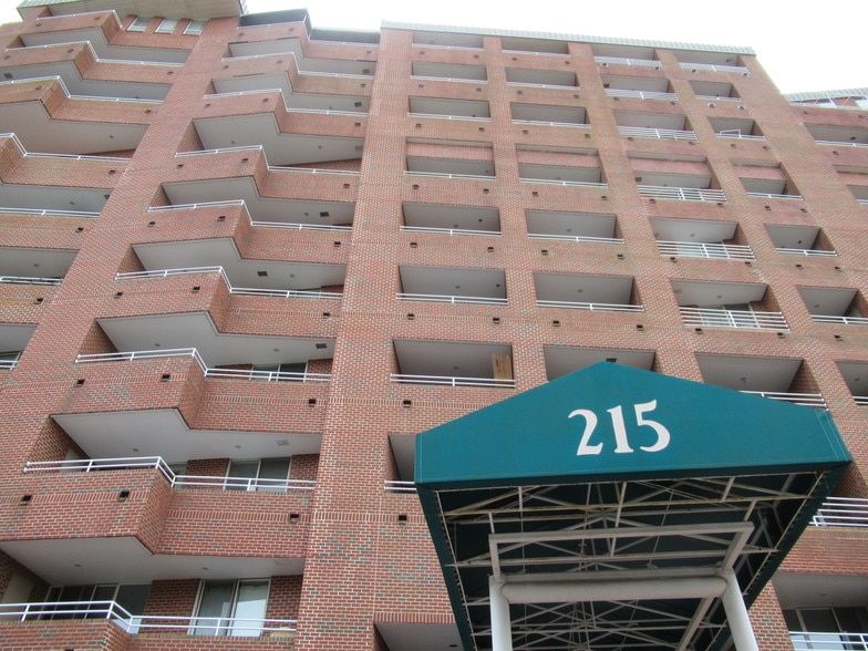 More Photos Of 215 Brooke Ave, Norfolk Office Residential For Sale