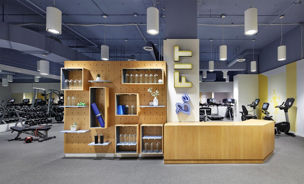 More Photos Of 1650 82nd St W, Bloomington Unknown For Lease