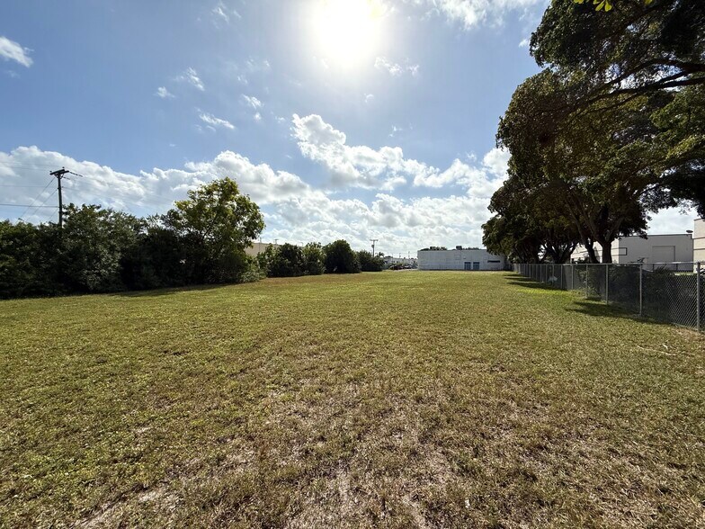More Photos Of 1521 Neptune Drive Dr, Boynton Beach Land For Sale