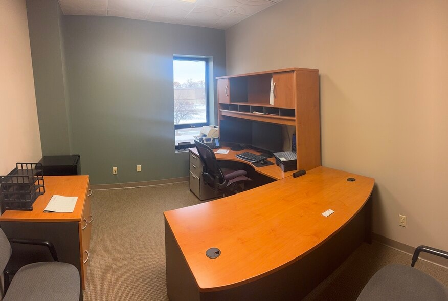 More Photos Of 4955 Beck Dr, Elkhart Manufacturing For Sale