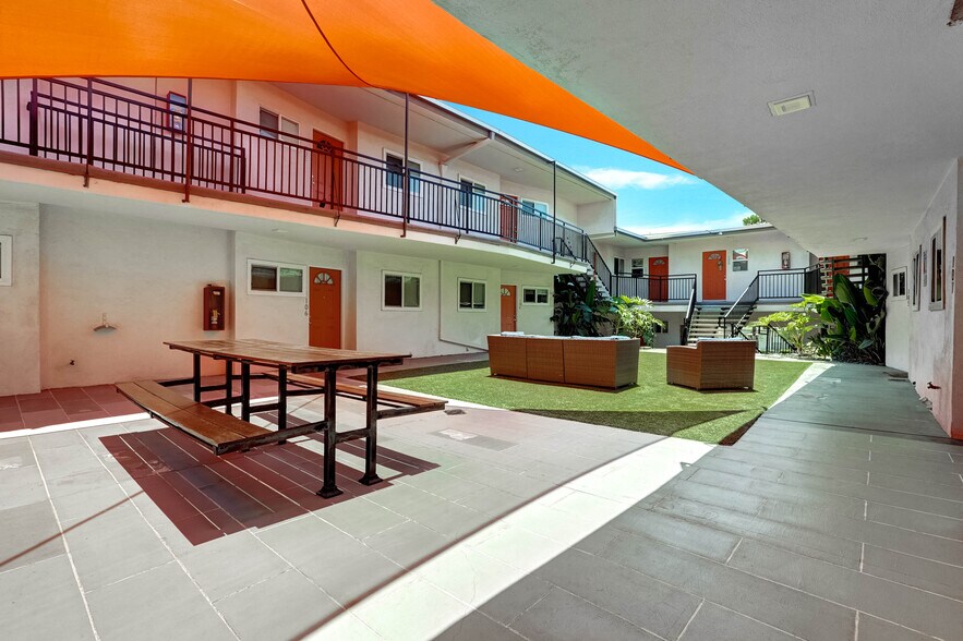 More Photos Of 700 S 6th St, Burbank Apartments For Sale