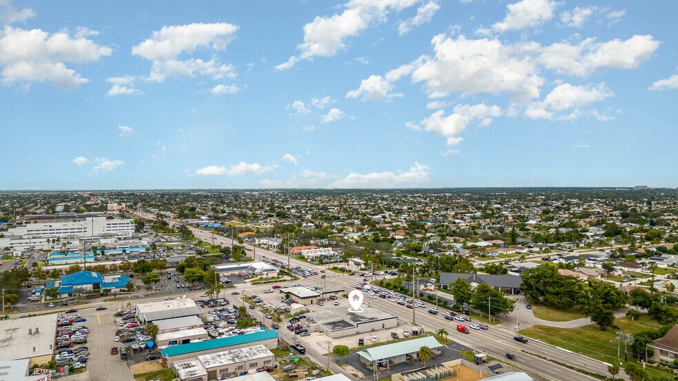 More Photos Of 910-912 Del Prado Blvd S, Cape Coral Freestanding For Lease