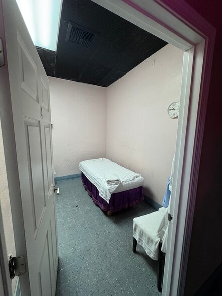 More Photos Of 1734 Artesia Blvd, Long Beach Convenience Store For Sale