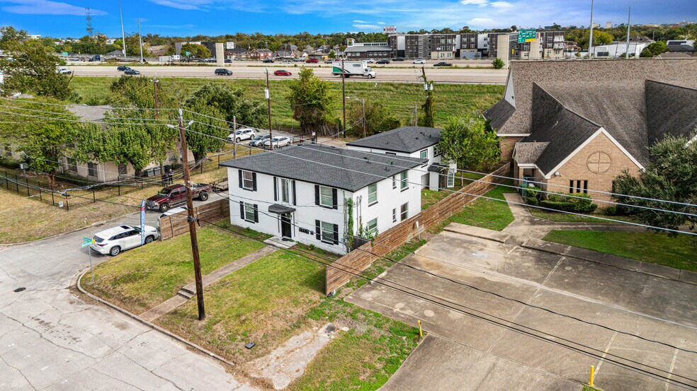 More Photos Of 4301 Chartres St, Houston Apartments For Sale