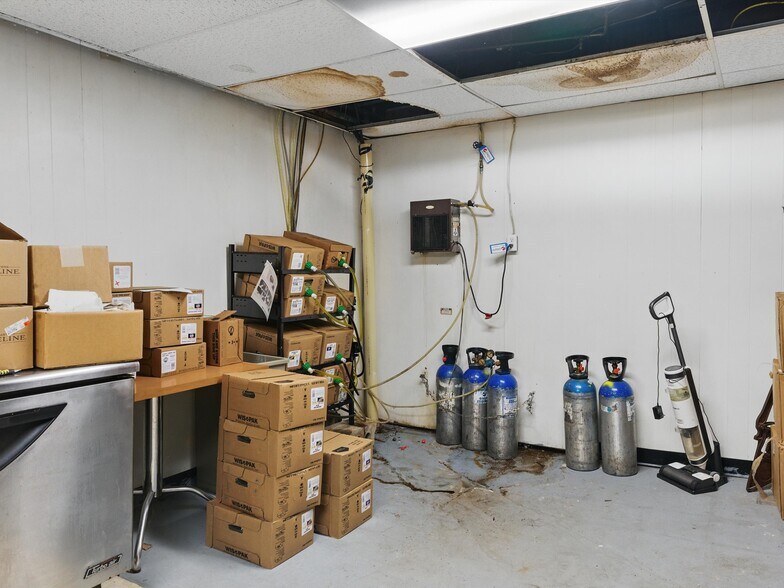 More Photos Of 301 Ellis St, Kewaunee Restaurant For Sale